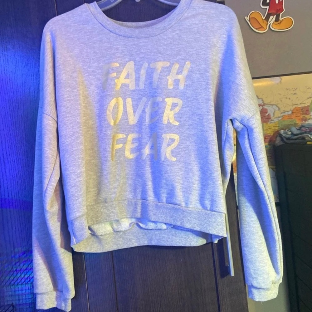 Sweatshirt